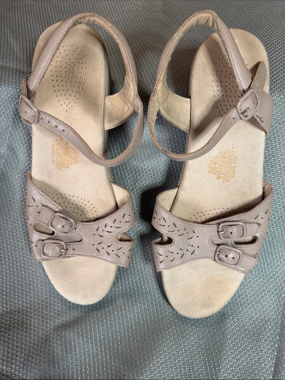 SAS DUO Comfort Women’s Sandles Beige Leather Buckle Straps, Size 9.5